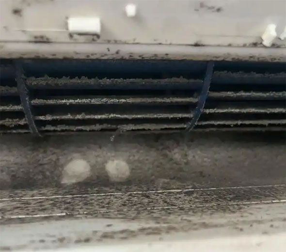 巩留空调吹的风有股烧焦味是怎么回事